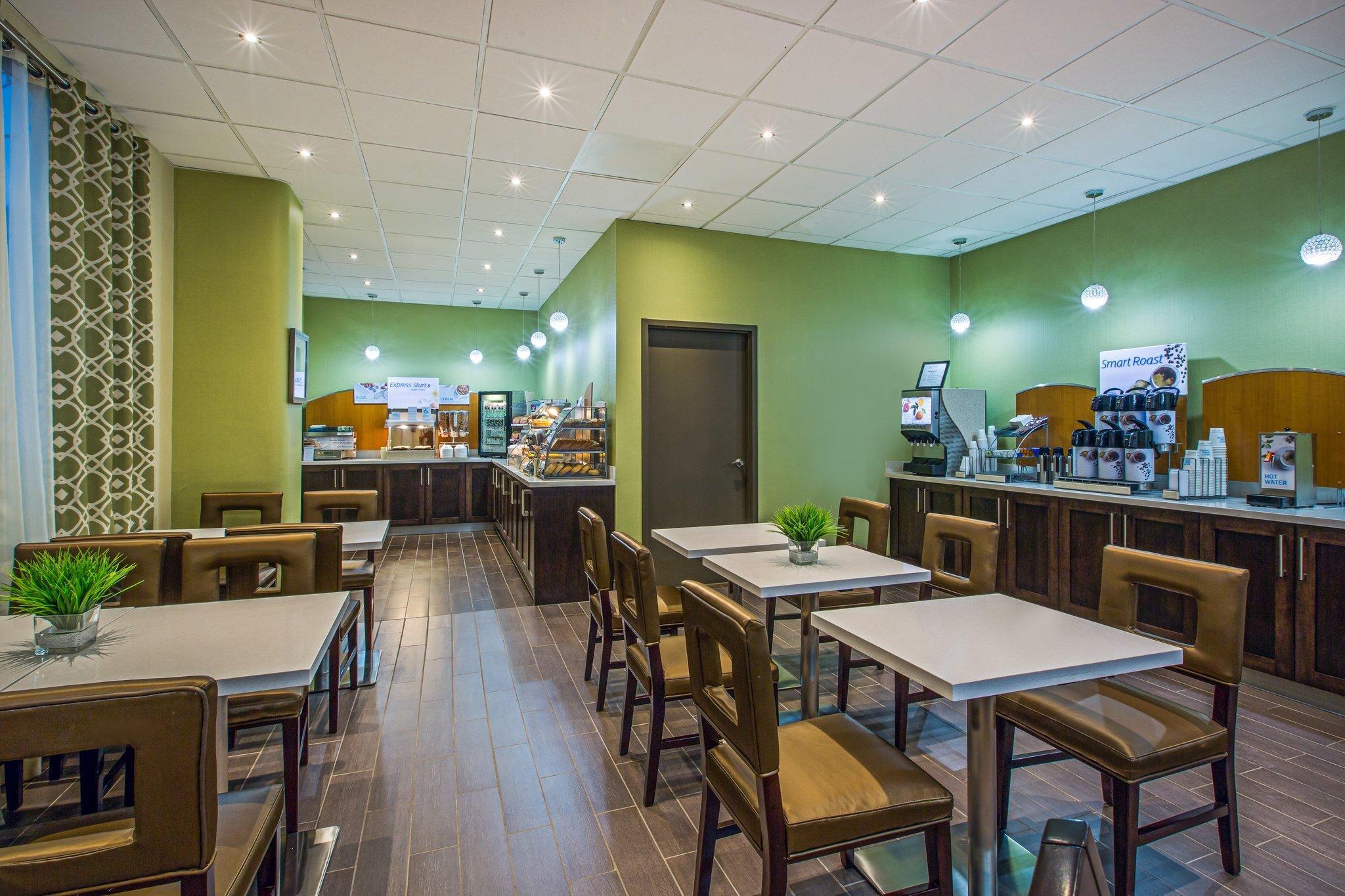 Quality Inn & Suites Regina Downtown Экстерьер фото