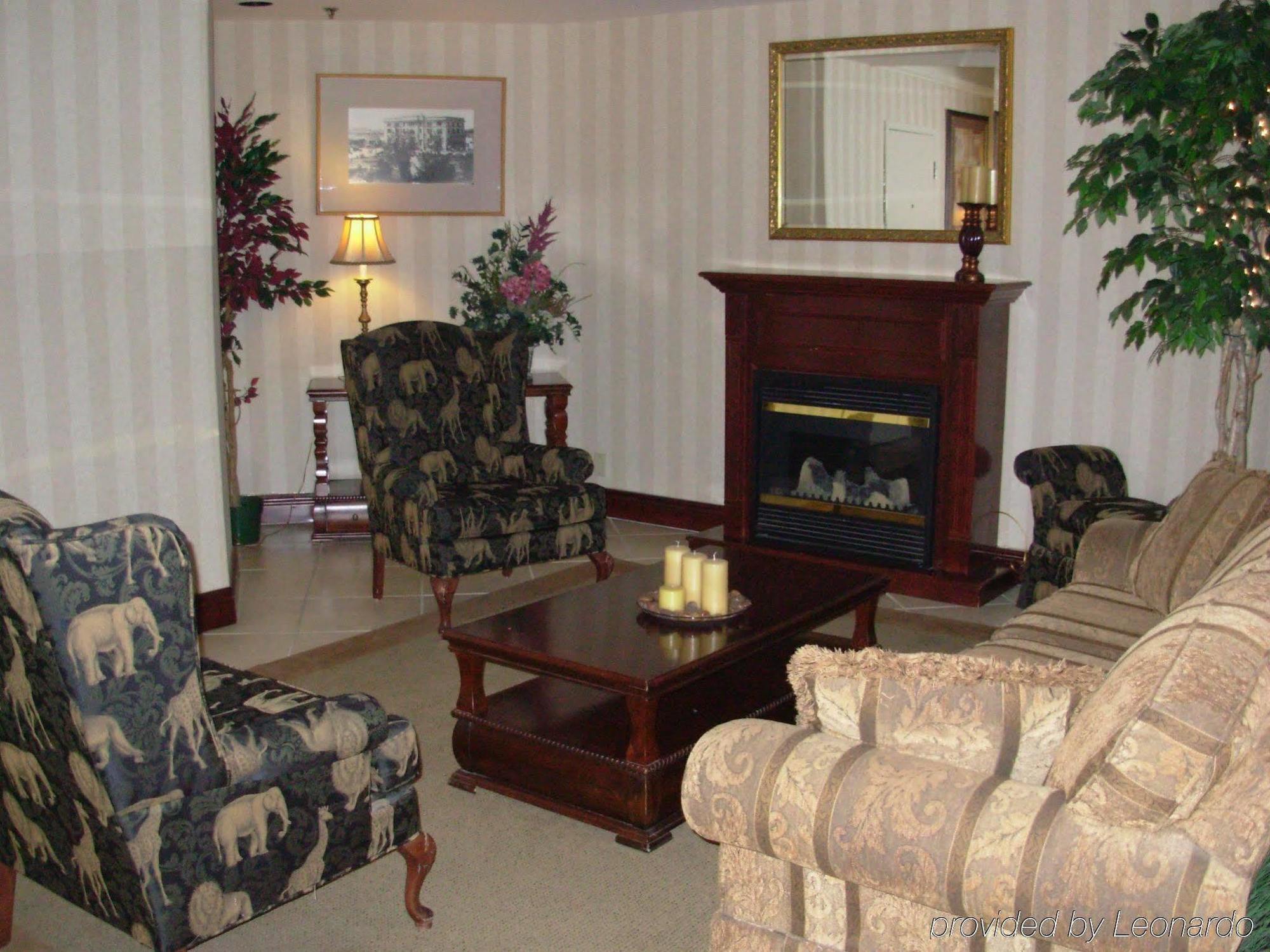 Quality Inn & Suites Regina Downtown Экстерьер фото