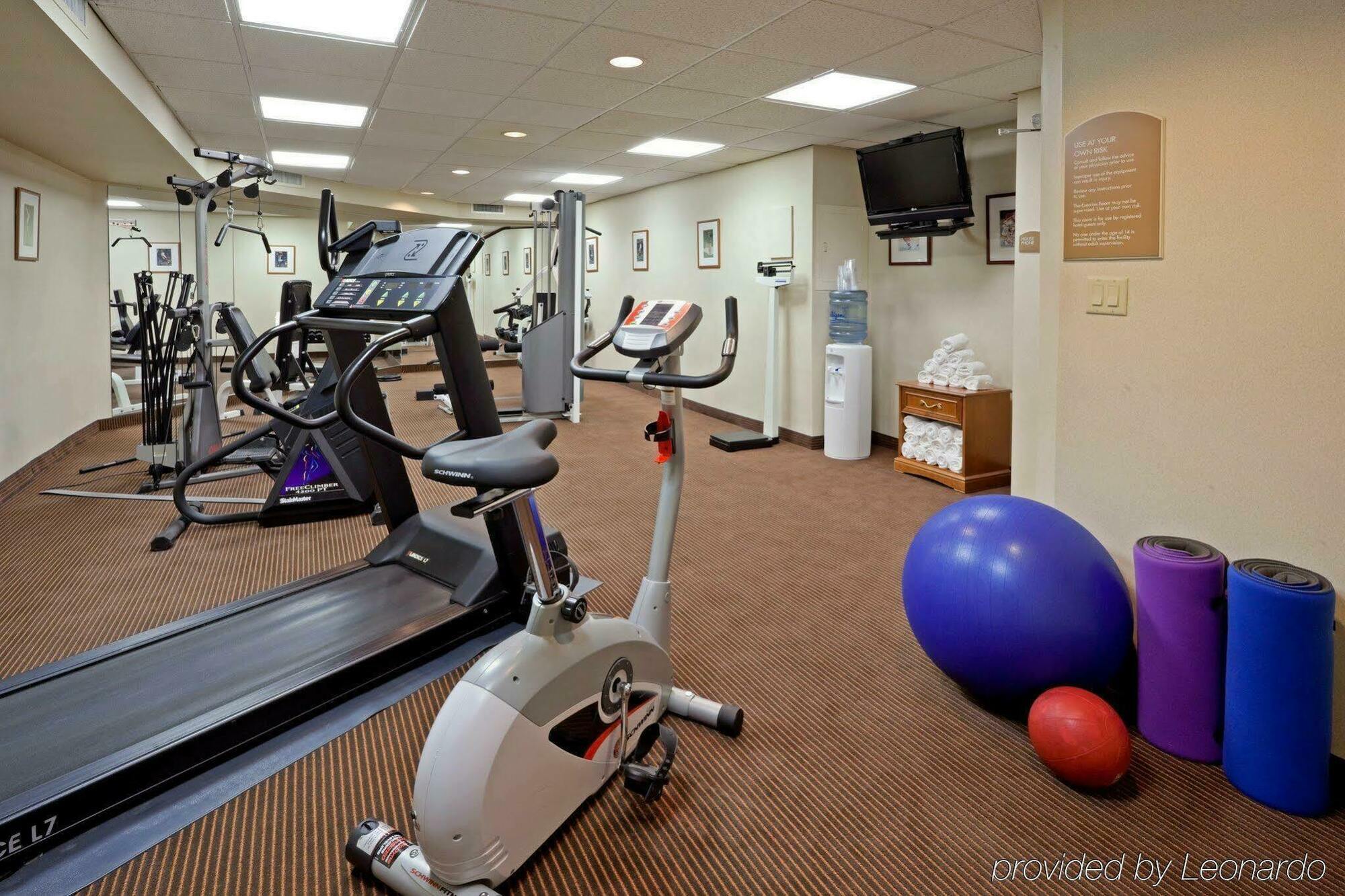 Quality Inn & Suites Regina Downtown Экстерьер фото